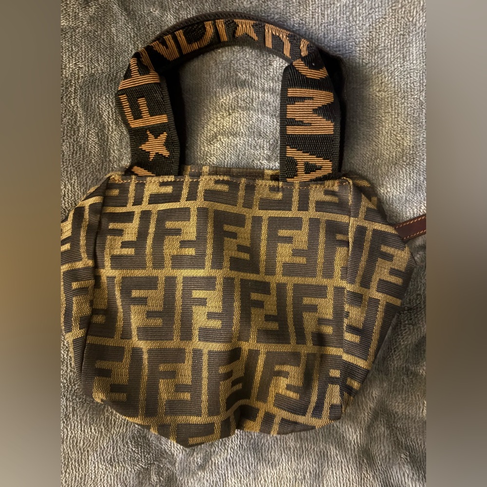 Authentic Fendi Black and Brown Logo Tote. COA included - Picture 5 of 12